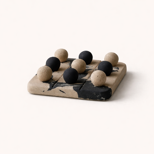Jeu de tic-tac-toe en résine.