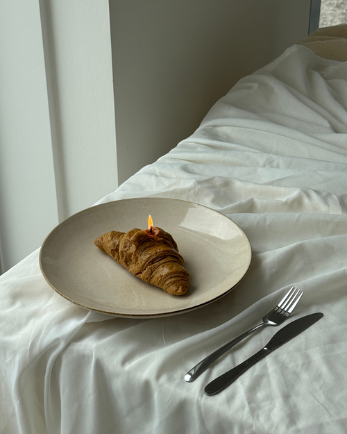 Bougie parfumée croissant au beurre.