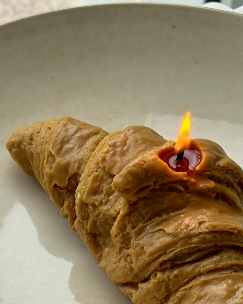Bougie parfumée croissant au beurre.