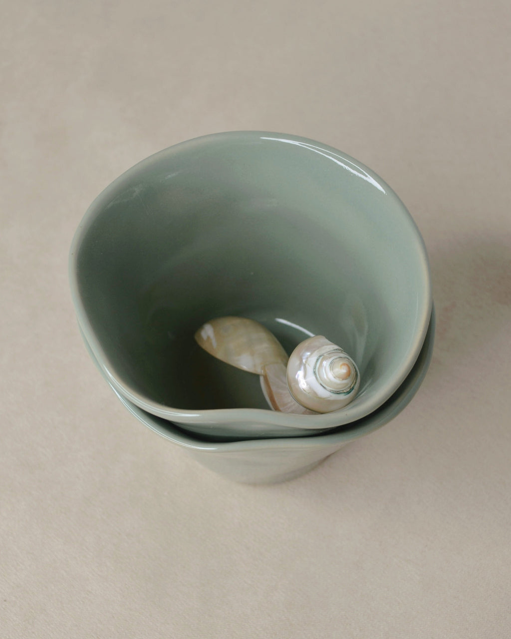 Tasse tulipe turquoise pâle.