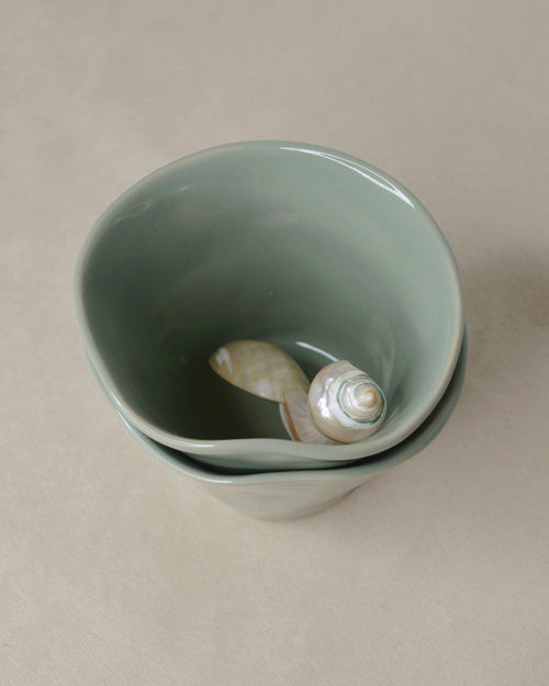 Tasse tulipe turquoise pâle.