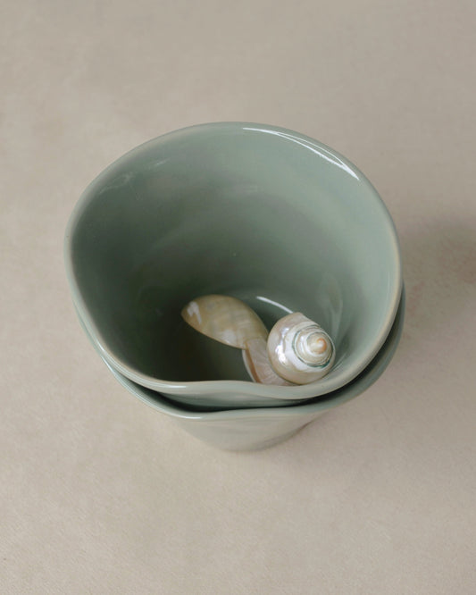 Tasse tulipe turquoise pâle.