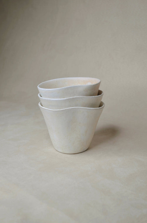 Tasse tulipe blanc cassé mat.