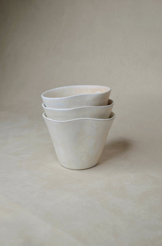 Tasse tulipe blanc cassé mat.