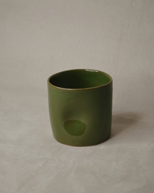Tasse ronde vert olive.