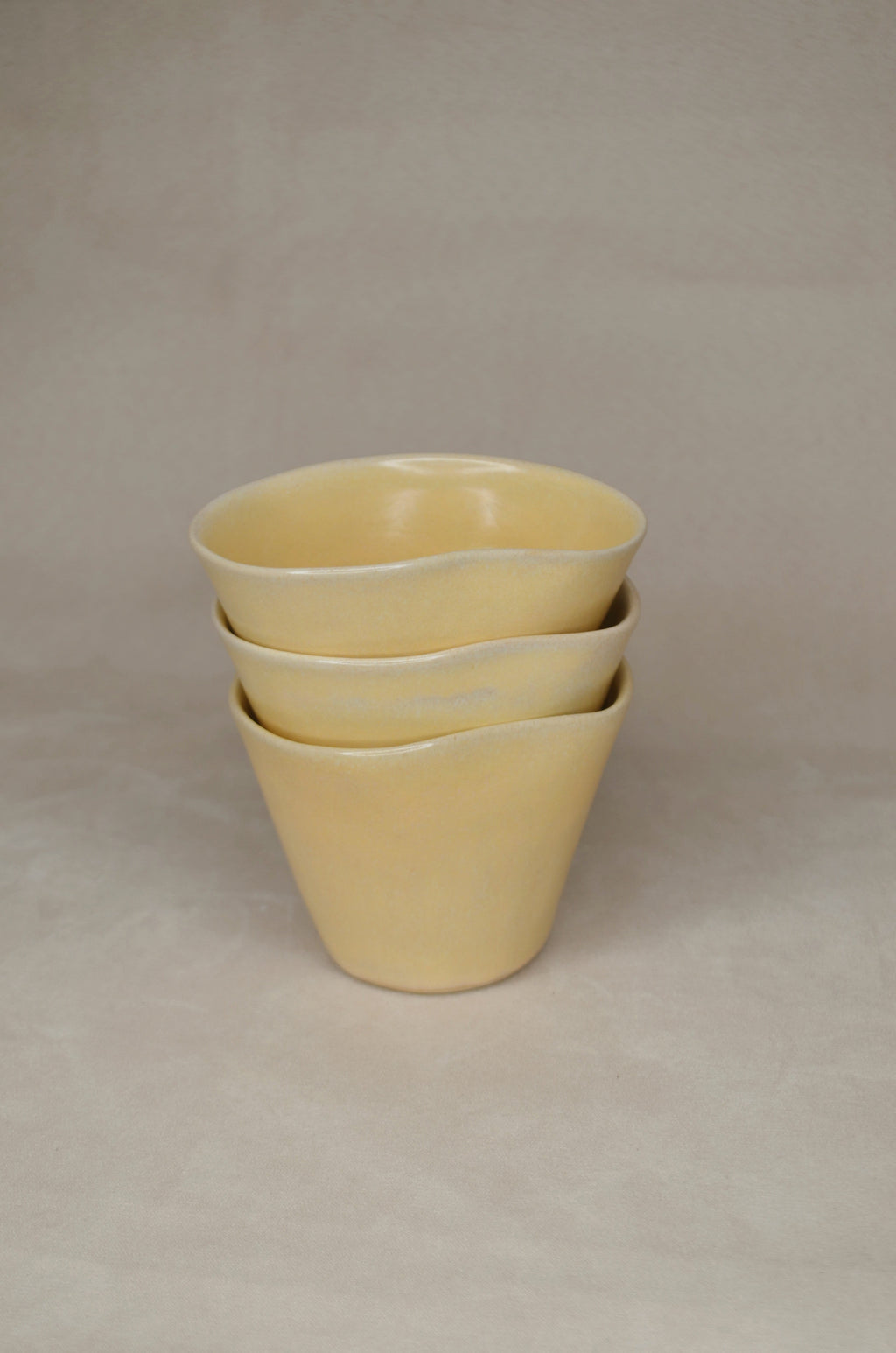 Tasse tulipe jaune pâle.