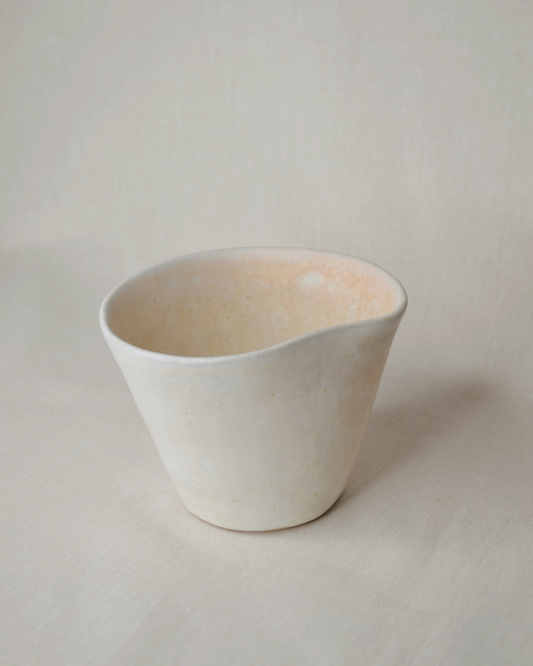 Tasse tulipe blanc cassé mat.