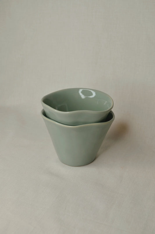 Tasse tulipe turquoise pâle.