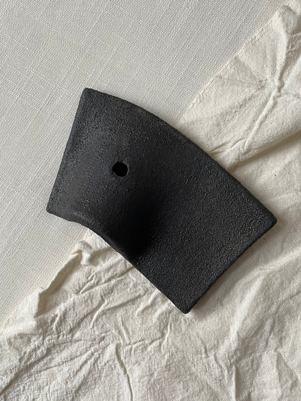 Bougeoir noir.